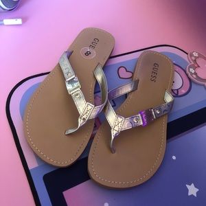 Guess Flip Flops